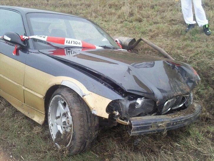 BMW e36 318is SOLGT & SMADRET billede 15