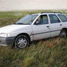 Ford Escort Van ~DØD d. 18/1~