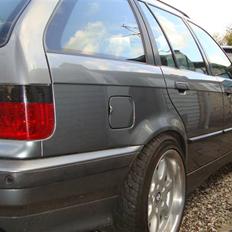 BMW 323i Touring 