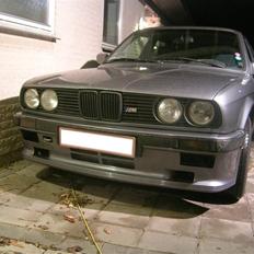BMW E30 323i  