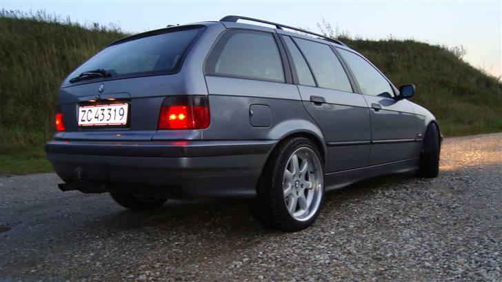 BMW 323i Touring  billede 3