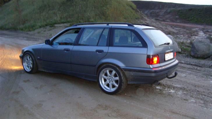 BMW 323i Touring  billede 8
