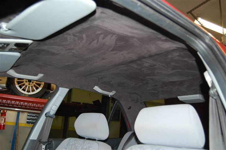Peugeot 306 død  - Så blev loftet betrukket med alcantare .. billede 15