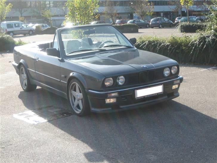 BMW 325i Cab. *TIL SALG* billede 2