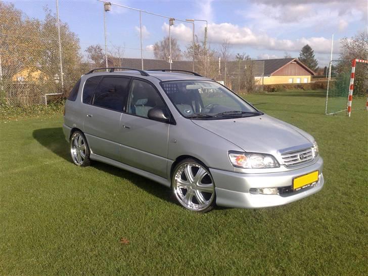 Toyota Sportsvan billede 2