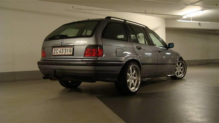 BMW 323i Touring  billede 10
