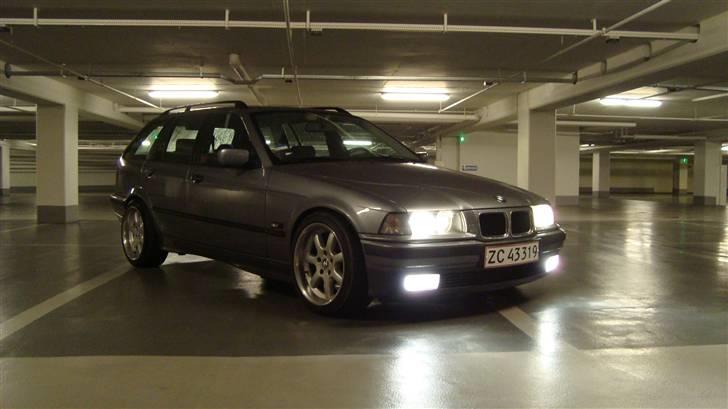 BMW 323i Touring  billede 16