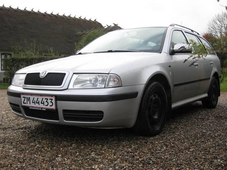 Skoda octavia solgt - skal noget til jord  billede 1