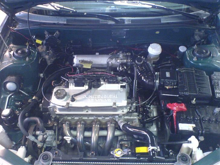 Mitsubishi Colt GLX SOLGT - Motor med det nye  bananmanifol. billede 7