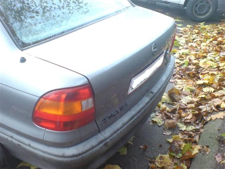 Opel Astra Sedan -(Solgt)- billede 5