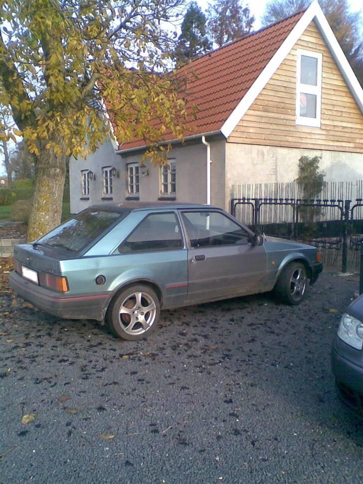 Ford Escort - 2 farvet bandit xD billede 1