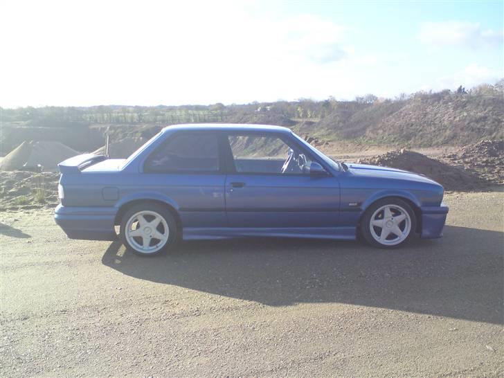 BMW 320i (325i) sælges billede 17