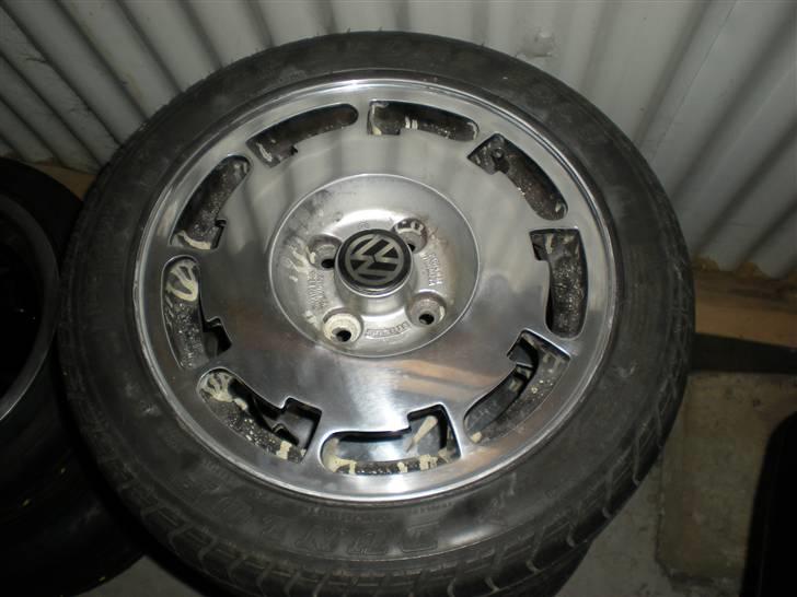 VW Golf 1 *HOODRIDE*  - Poleret pirelli 14*6 med nye dunlop dæk billede 16