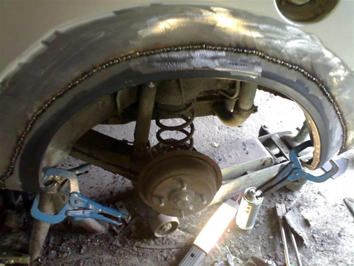 Mitsubishi colt - perfekt svejset skærmkant :-P billede 11