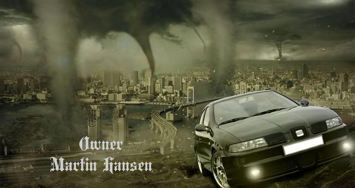 Seat Leon '''SOLGT'' - Ja, min egen bil der har været en tur i gennem photoshop... Billedet er taget og lavet af Morten Karlsen.  billede 1