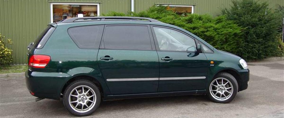 Toyota sportsvan 2002 Super fed bil er dog lidt dyr...