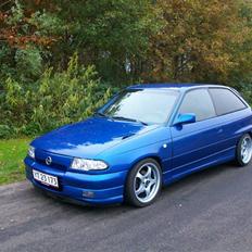 Opel Astra GSI 16V 