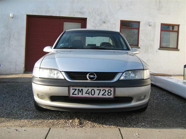 Opel Vectra B (solgt) billede 1