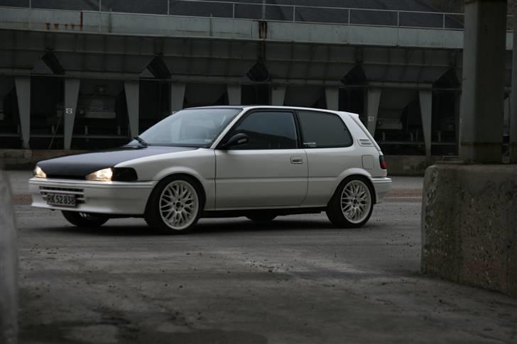 Toyota Corolla 1300 ..SOLGT billede 4