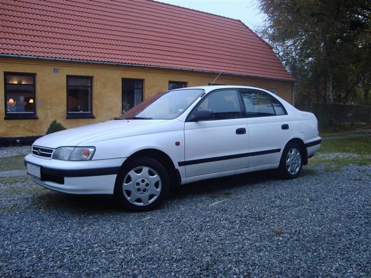 Toyota Carina E  billede 2