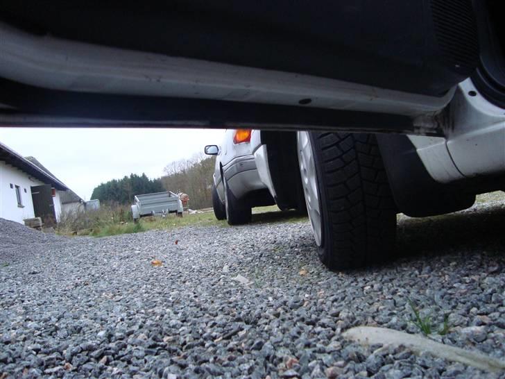 Toyota Carina E  - ingen rust i bunden af dørene ;O) billede 10