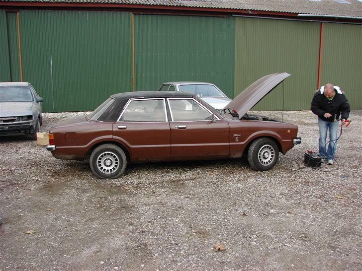 Ford Taunus 2.3 Ghia aut.hugge - JaJa! Lidt hjælp skulle den da have... Men den havde også stået i flere måneder..... billede 15