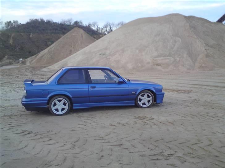 BMW 320i (325i) sælges billede 19