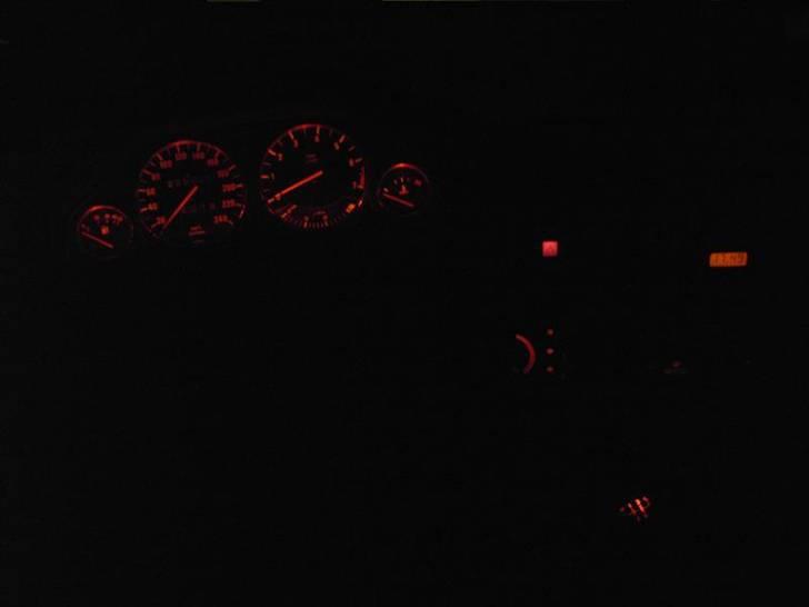 BMW E30 320i billede 14