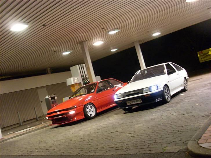 Toyota Corolla AE86 (Solgt) - Drifteren ved siden af billede 13