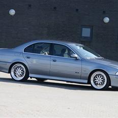 BMW e39 520i