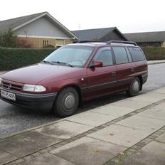 Opel Astra Club st.car