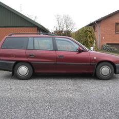 Opel Astra Club st.car