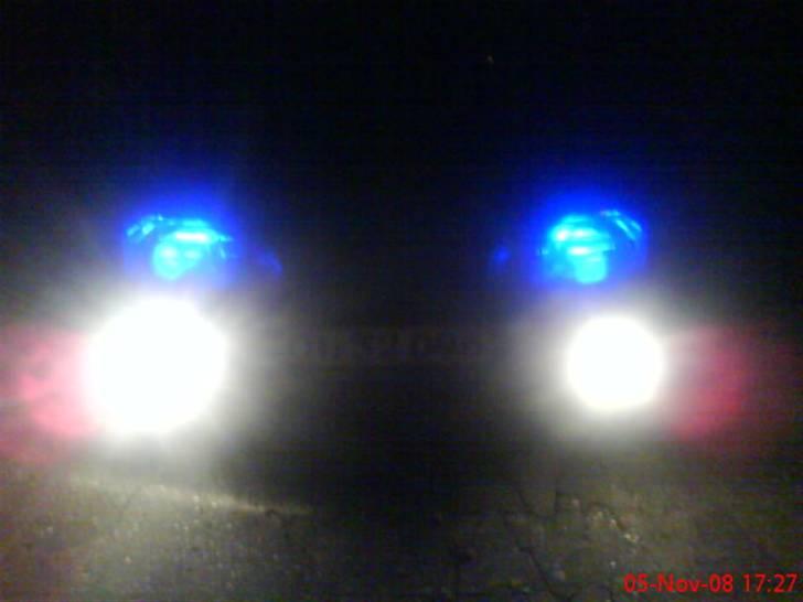 Ford sierra ghia - Lige fået Blå Parkeringslys pære i billede 13