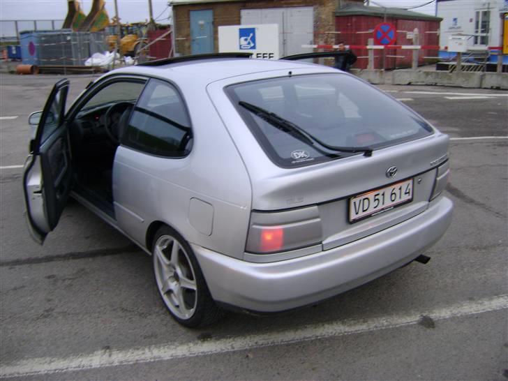 Toyota Corolla e10 billede 2