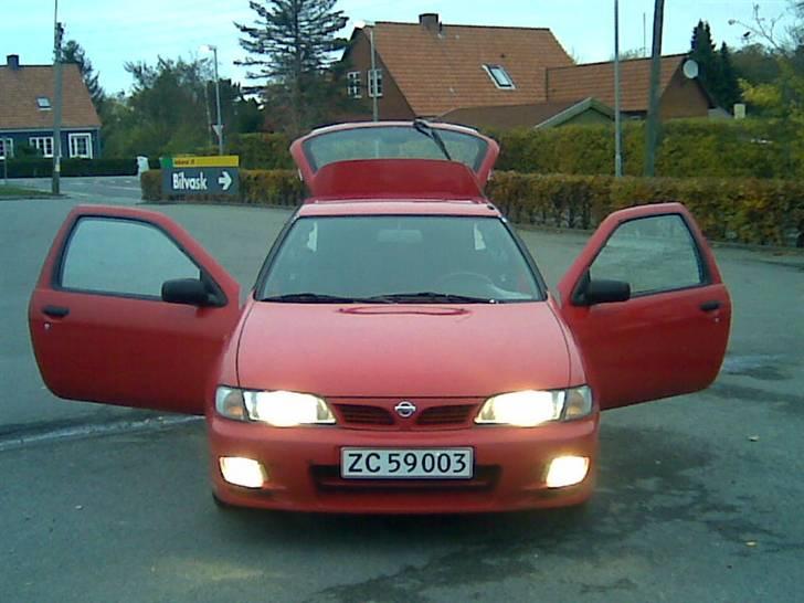 Nissan Almera billede 1