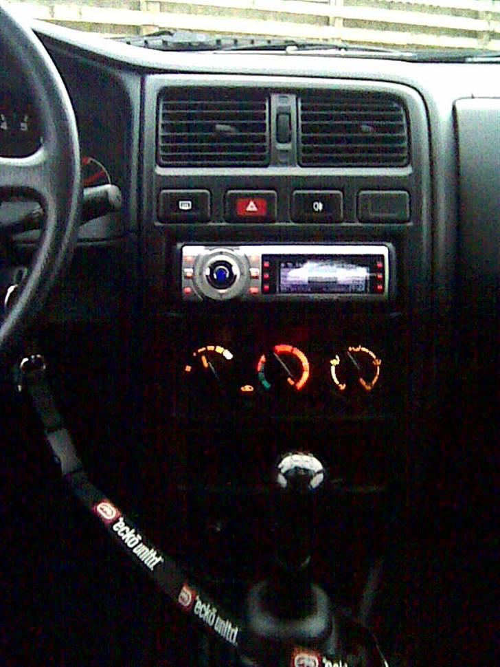 Nissan Almera billede 17