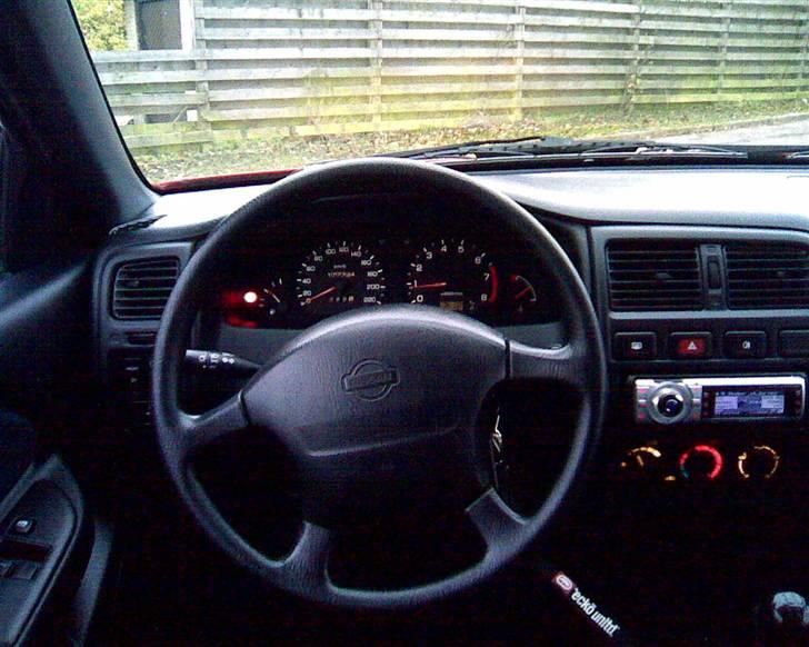 Nissan Almera billede 18