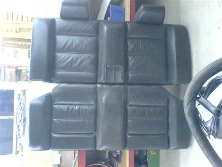 BMW e30 320i Toruring Solgt - Bagsæderne fra 325´ern billede 9