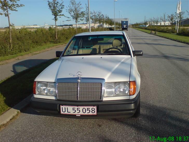Mercedes Benz 200E W124 billede 1