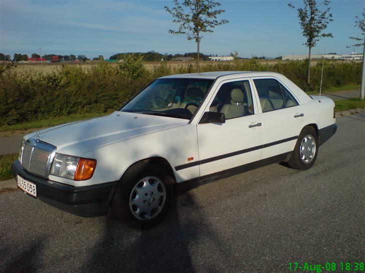 Mercedes Benz 200E W124 billede 2