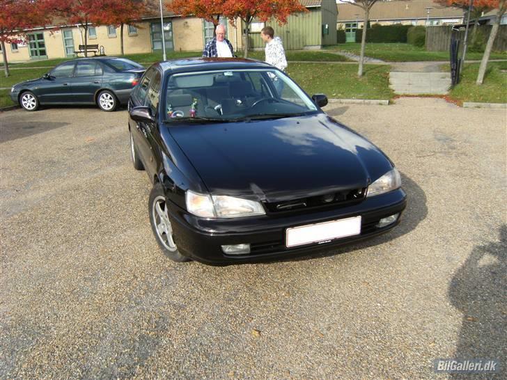 Toyota Carina Totalskadet :( billede 1