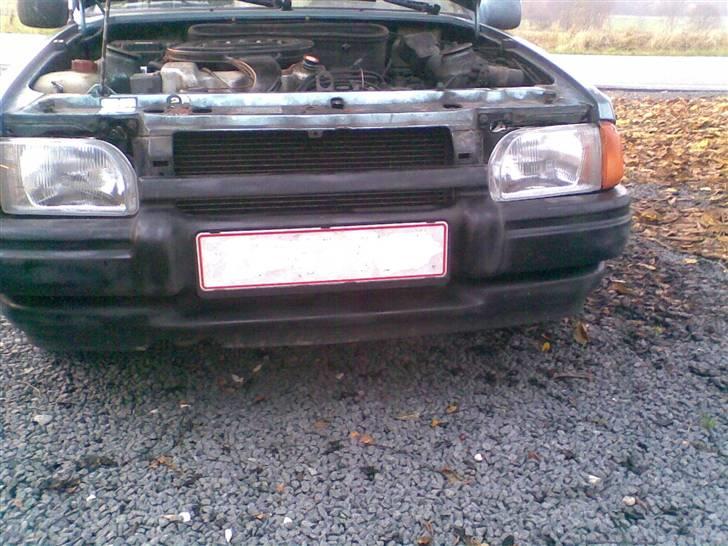 Ford Escort - RsT front kofanger bare lidt lir billede 8
