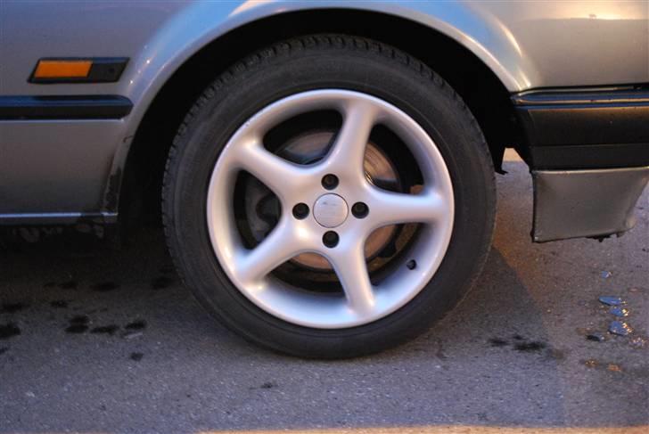 BMW E30 320i Solgt. billede 8