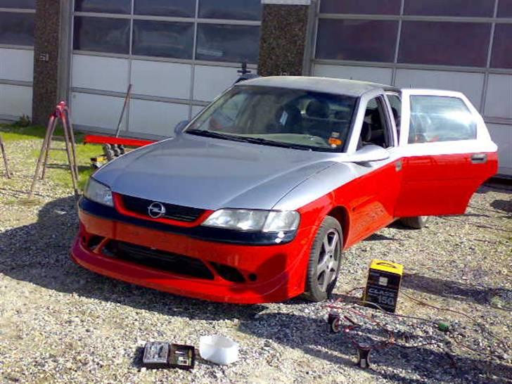 Opel vectra b solgt - og nu den ved at blive samlet igen det rart og det blev godt billede 6