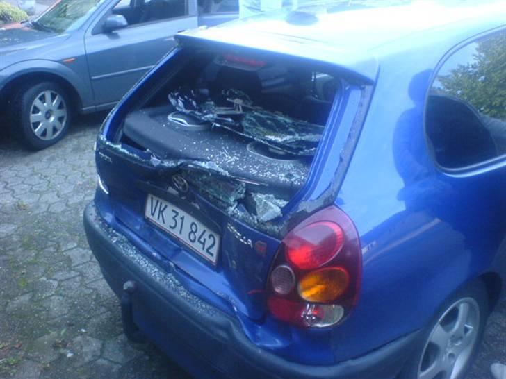 Toyota Corolla (Død) - Efter ulykken.  billede 11