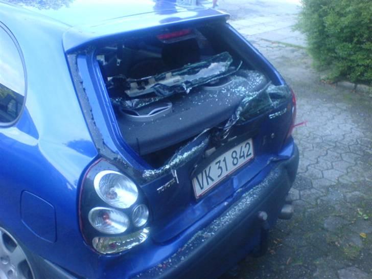 Toyota Corolla (Død) - Efter Ulykken.  billede 12