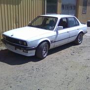 BMW 320I E30      "DØD"