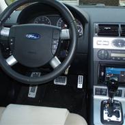 Ford Mondeo V6