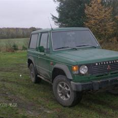 Mitsubishi pajero 2,5 td SOLGT
