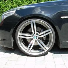 BMW E60  530i  22" SOLGT